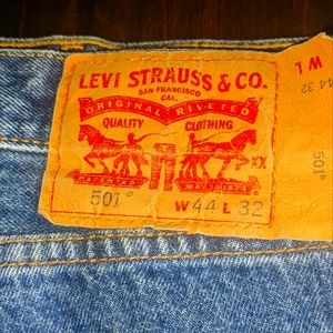 LEVI,S 501 BUTTON FLY